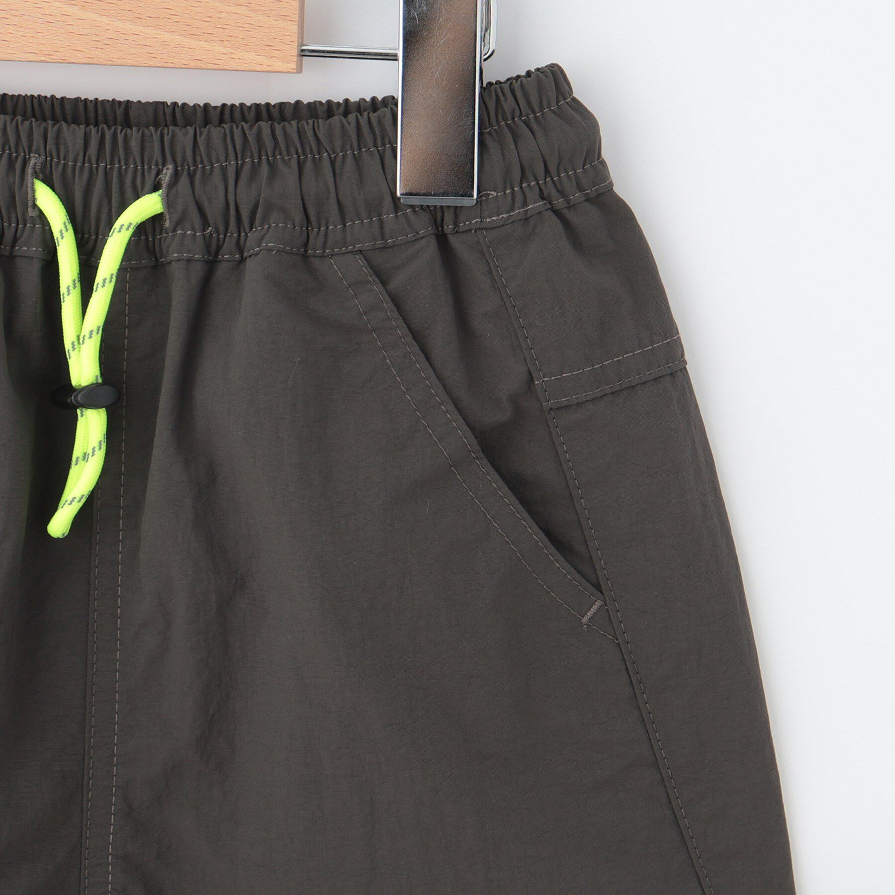 Dessin「【ウエストゴム・洗える】ナイロンワッシャーショートパンツ」|キュロット|