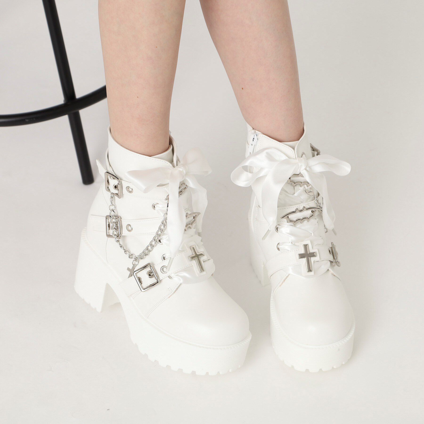 csT&P「厚底&times;コウモリ&times;十字架スニーカー」|ショートブーツ|