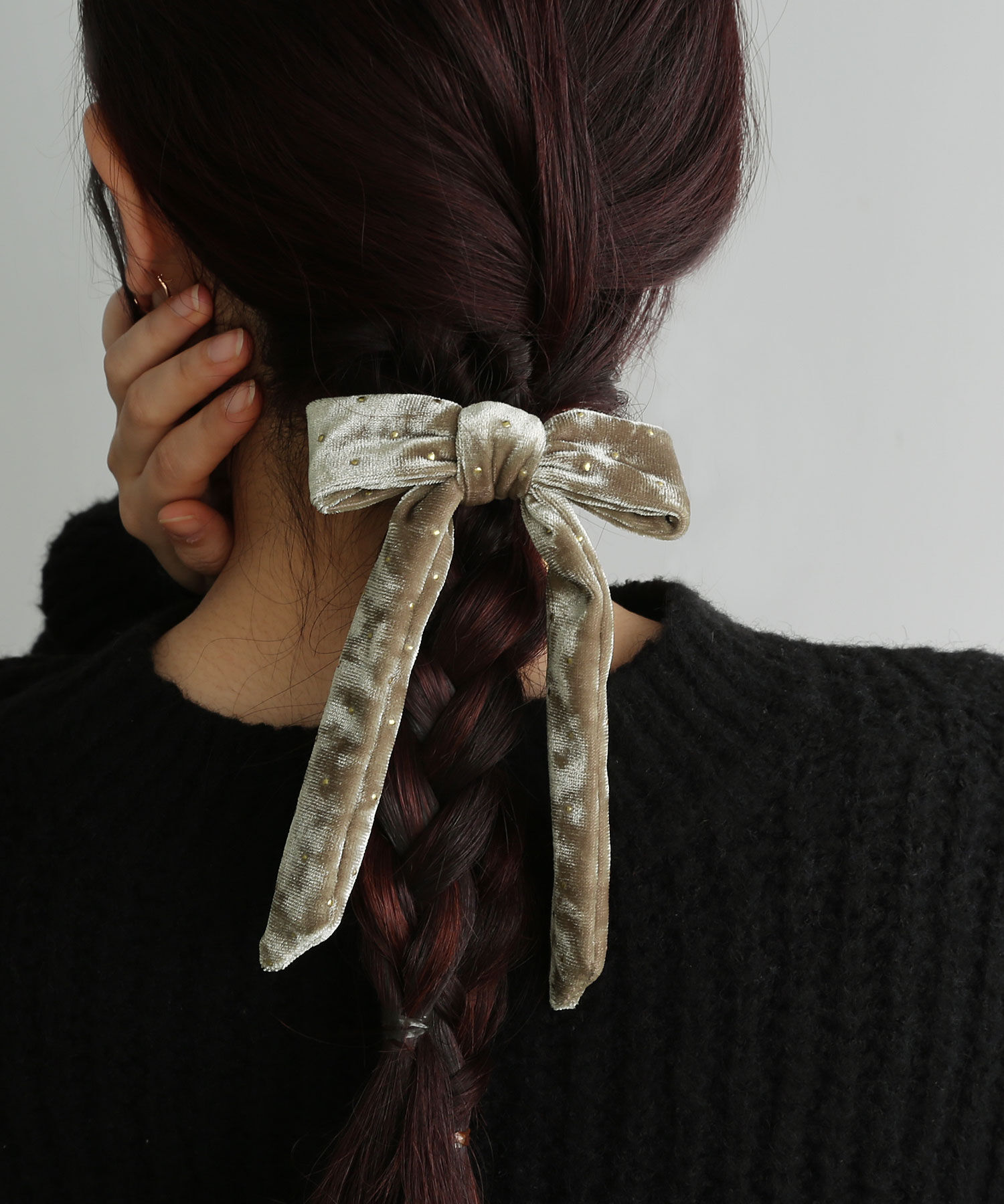 colleca la「ドット柄 ベロアリボンヘアゴム」|ヘアゴム・シュシュ|ベージュ