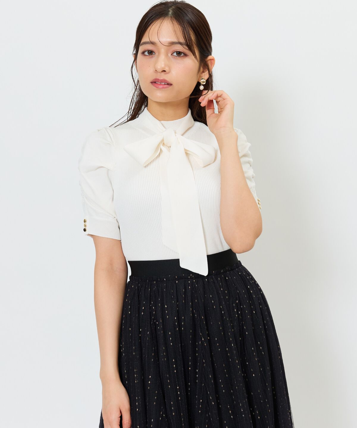 アンドクチュール「袖ギャザーボウタイ付き半袖ニットプルオーバー」|ニット・セーター|オフ