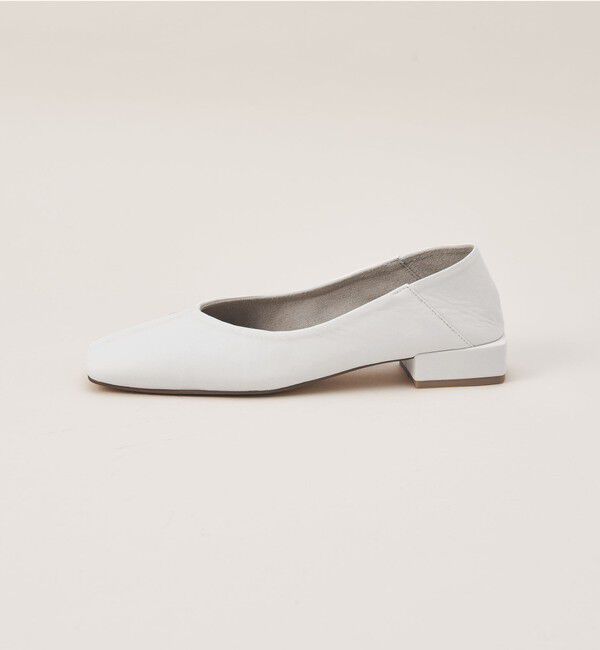 ODETTE E ODILE「スクエアセンターシーム フラット25&darr;&uarr;」|パンプス|WHITE