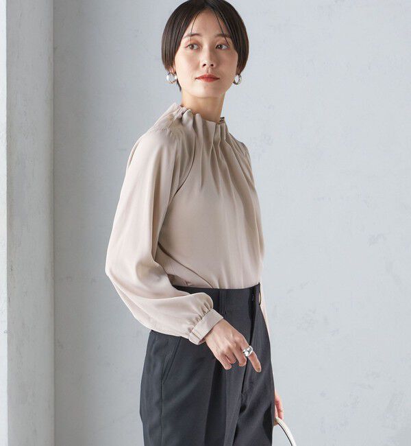 SHIPS for women「〈手洗い可能〉ネック ギャザー ソリッド 起毛 サテン ブラウス」|シャツ・ブラウス|