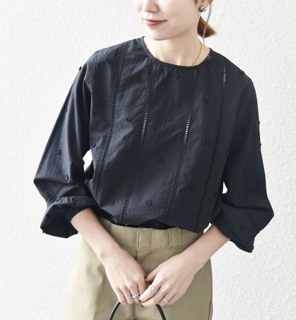 SHIPS any「SHIPS any:〈洗濯機可能〉フラワー モチーフ ハシゴレース クルーネック ブラウス」|シャツ・ブラウス|