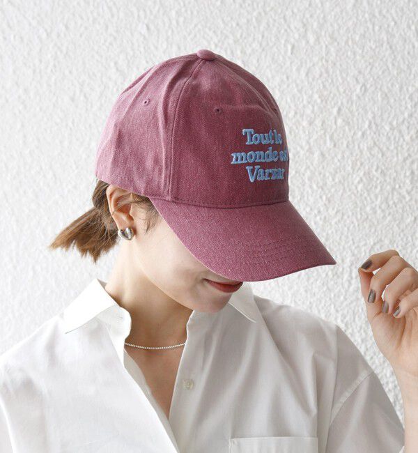 SHIPS any「VARZAR: レタリング 刺繍 ボール キャップ」|キャップ・キャスケット|ワイン