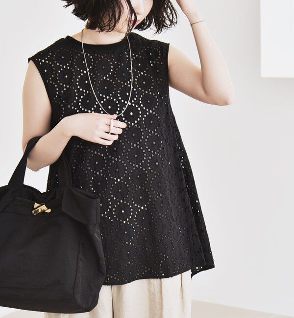 quaranciel「quaranciel:〈手洗い可能〉フラワー 刺繍 アイレット ノースリーブ フレア プルオーバー」|シャツ・ブラウス|