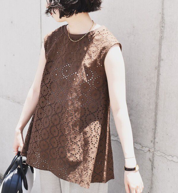 quaranciel「quaranciel:〈手洗い可能〉フラワー 刺繍 アイレット ノースリーブ フレア プルオーバー」|シャツ・ブラウス|