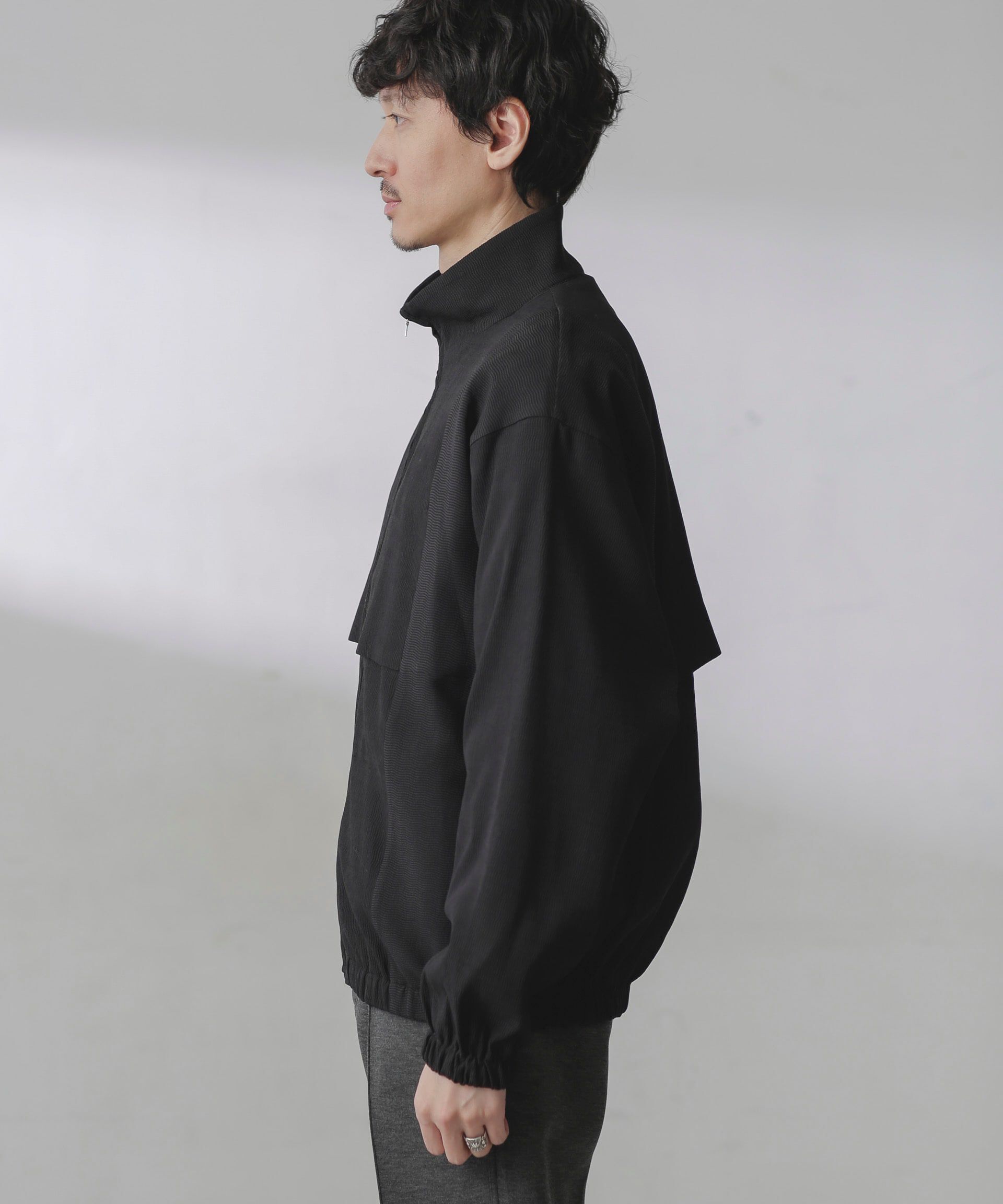 nano･universe「プリーツライクスタンドカラーブルゾン」|ブルゾン・スタジャン|