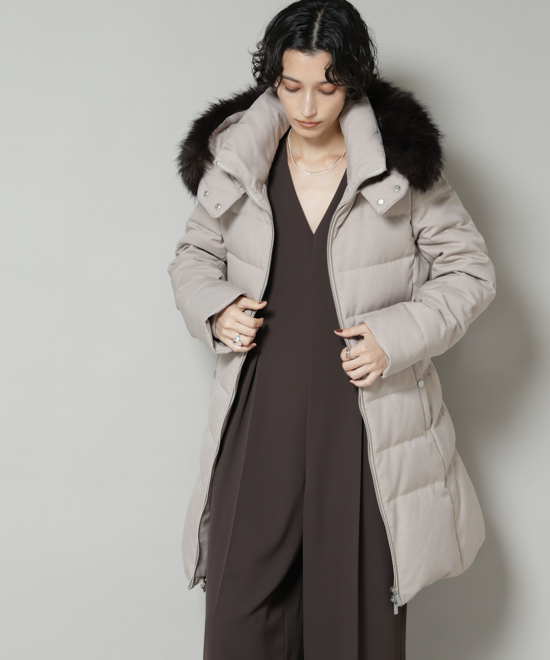 nano･universe「「西川ダウン(R)」サージロングダウン」|ダウン|グレージュ3