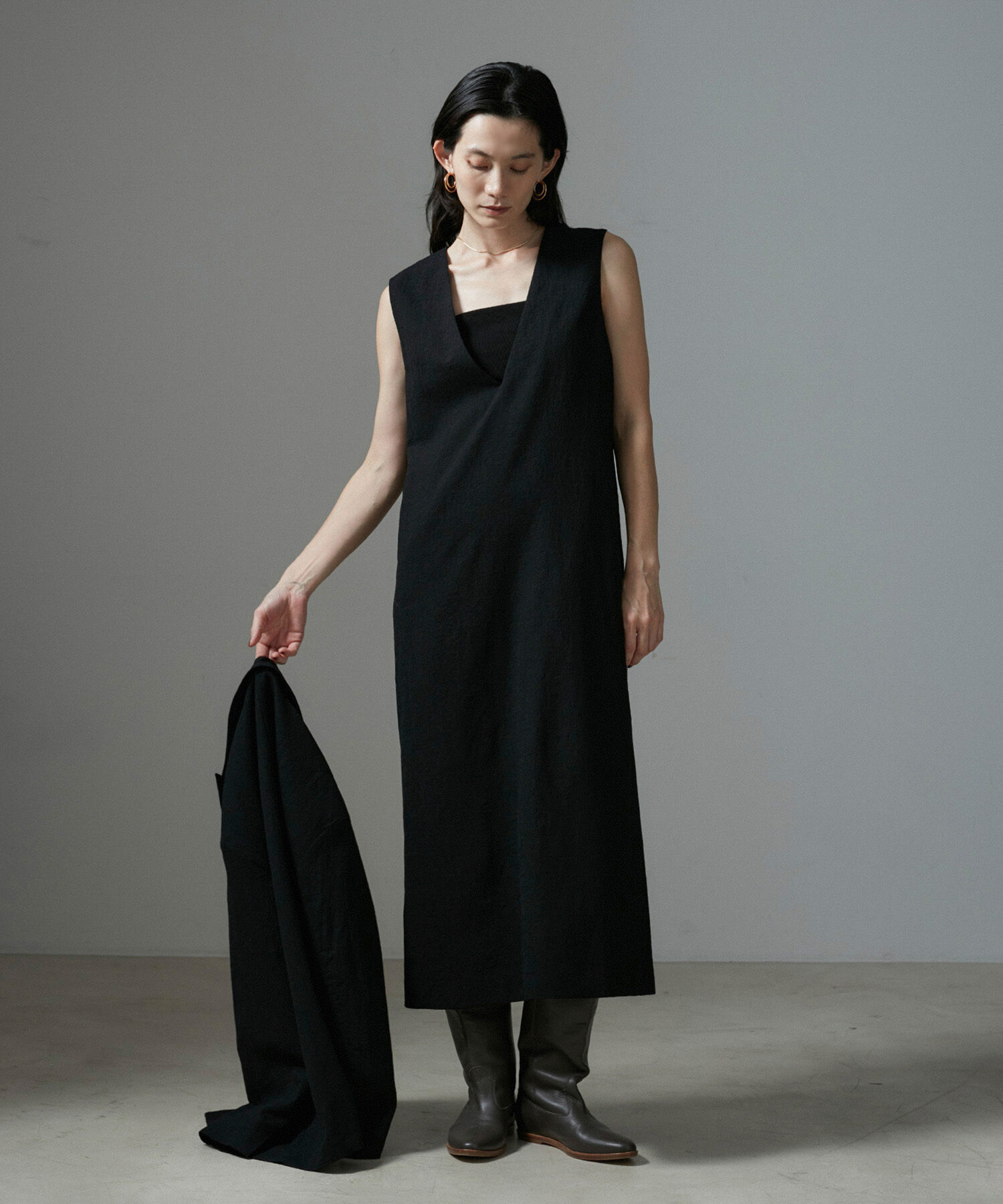 SALON adam et rope'「【セットアップ対応】ウール近江晒Vネックワンピース」|ジャンパースカート|