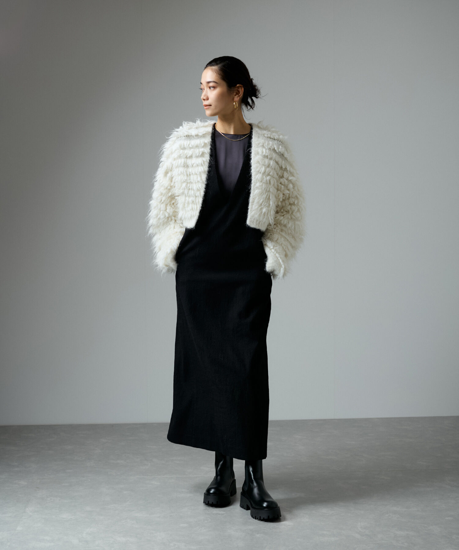 SALON adam et rope'「【セットアップ対応】ウール近江晒Vネックワンピース」|ジャンパースカート|