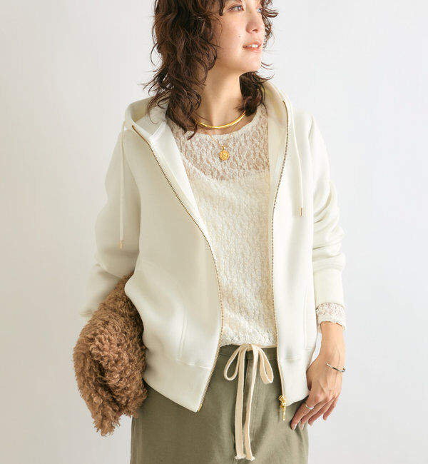  「【ニットのインナーにも】ストレッチフラワーレースカットソー」|Tシャツ・カットソー|