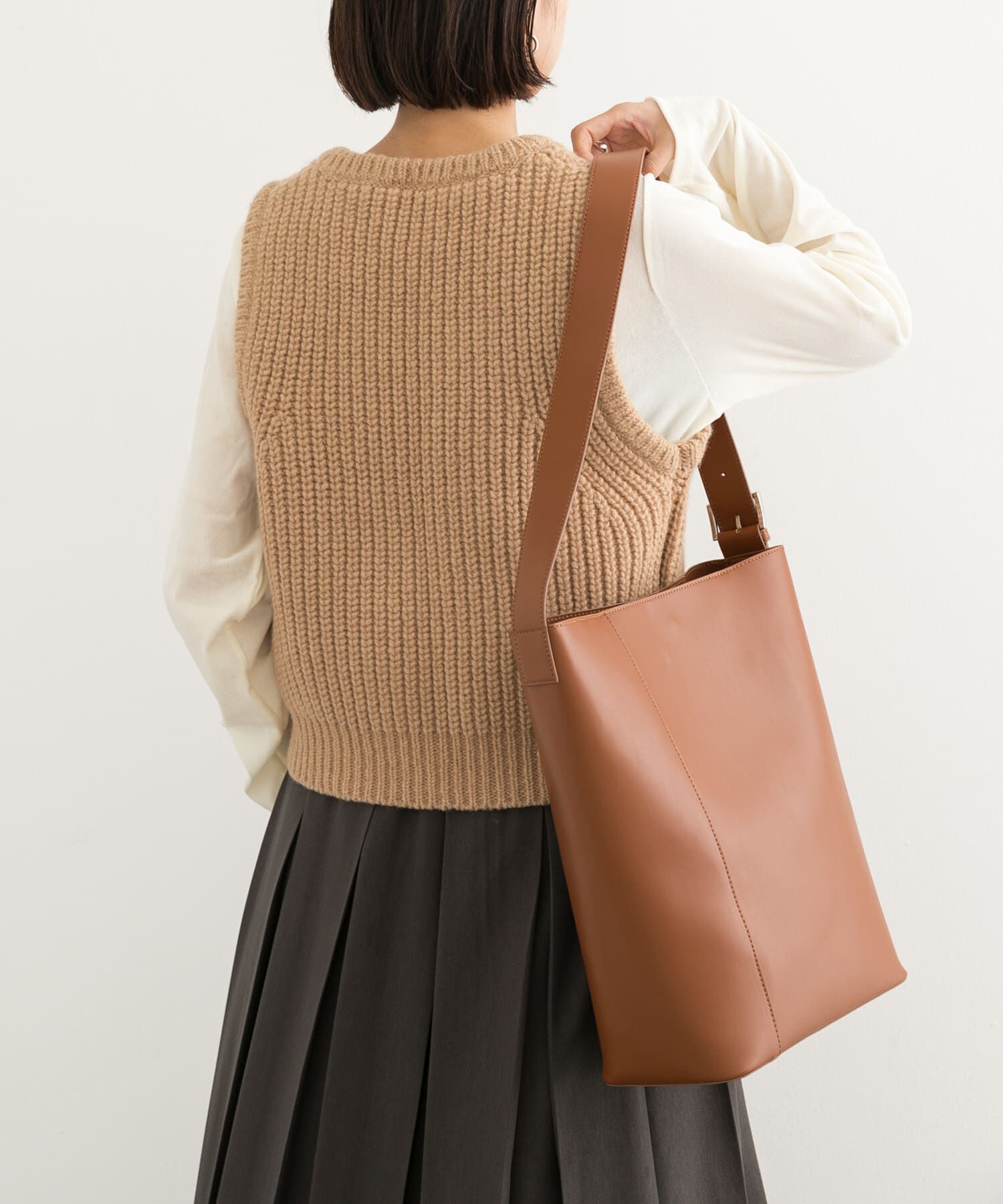 URBAN RESEARCH DOORS「リリヤーンVネックニットベスト」|ベスト・ジレ|