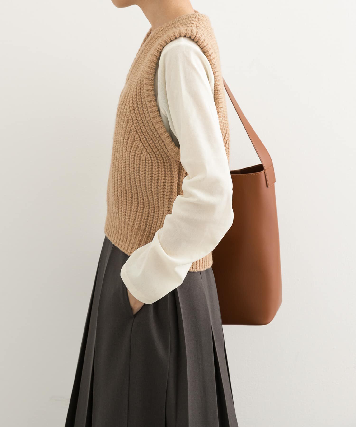 URBAN RESEARCH DOORS「リリヤーンVネックニットベスト」|ベスト・ジレ|