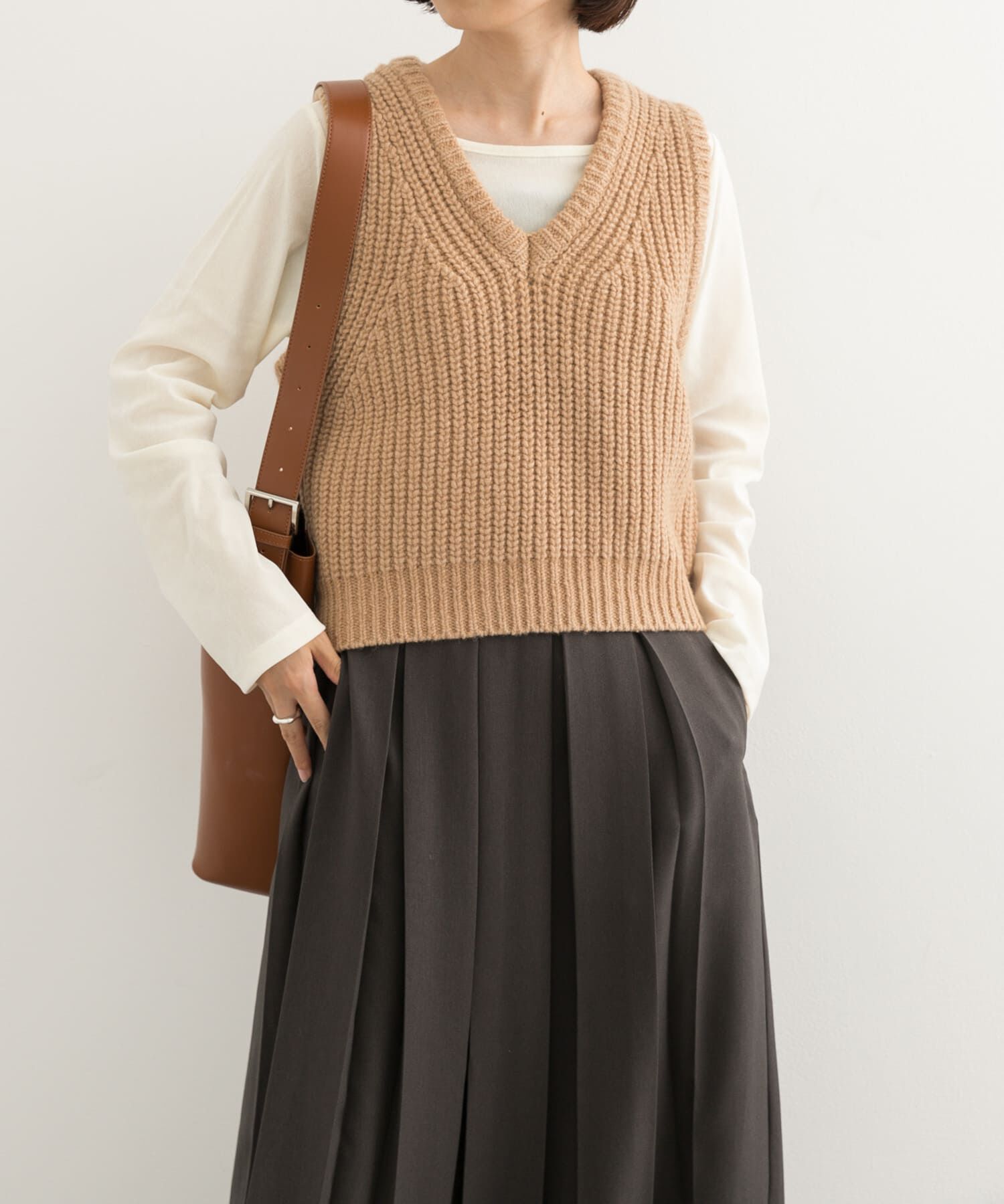 URBAN RESEARCH DOORS「リリヤーンVネックニットベスト」|ベスト・ジレ|