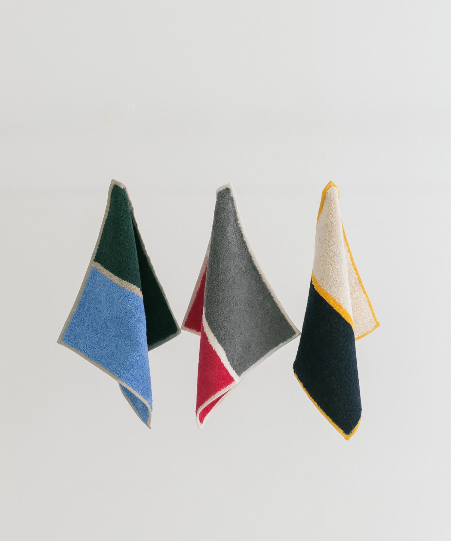 URBAN RESEARCH「『UR TECH』3カラーズ ハンドタオル」|タオル|