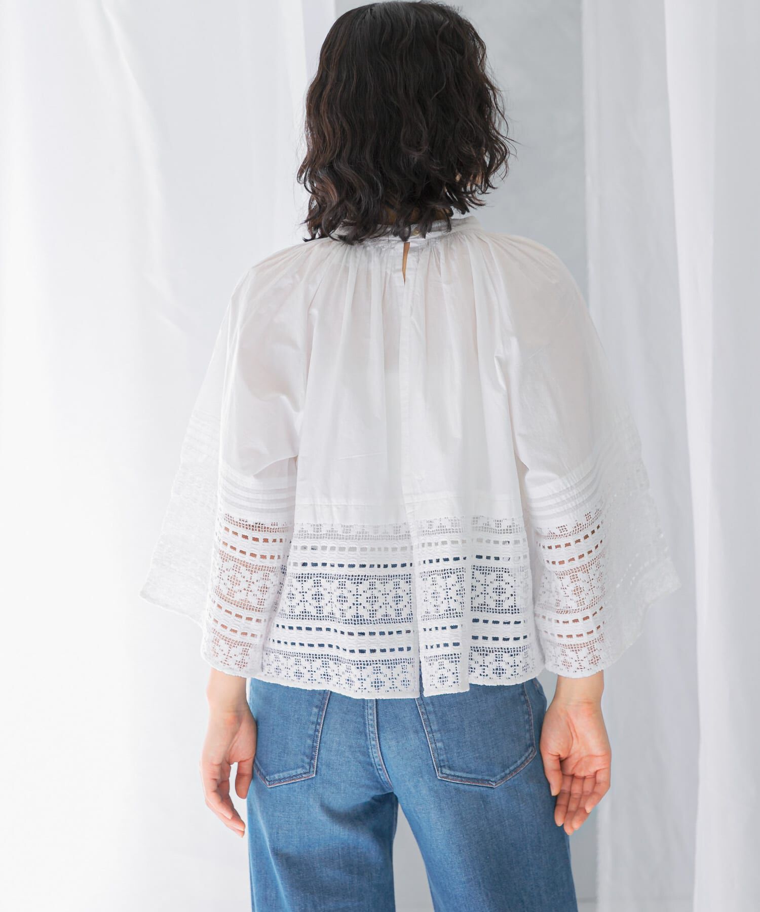 URBAN RESEARCH ROSSO「sara mallika　COTTON BORDER GATHER LACE TOP」|シャツ・ブラウス|
