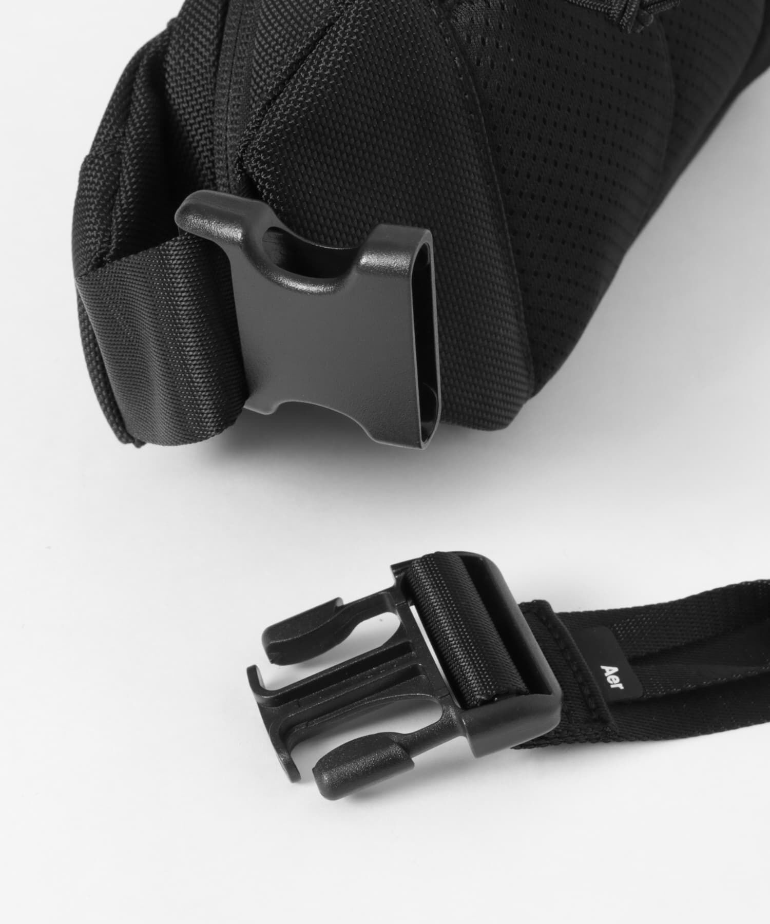 URBAN RESEARCH「Aer　City Sling 3」|ショルダー・メッセンジャー|