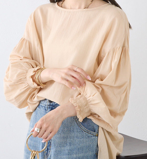  「【WEB限定】コットンガーゼ袖シャーリングプルオーバー」|シャツ・ブラウス|