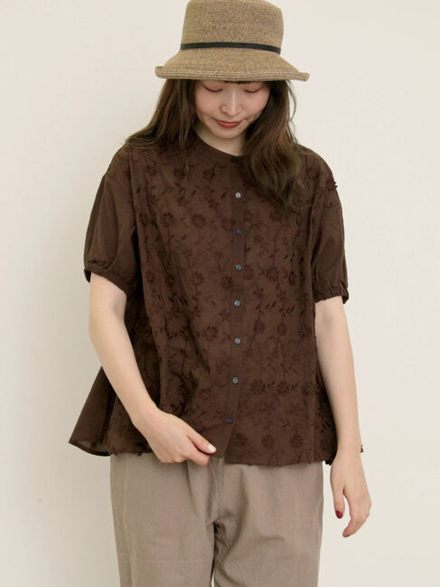 Samansa Mos2「3D刺繍バンドカラーブラウス」|シャツ・ブラウス|ブラウン