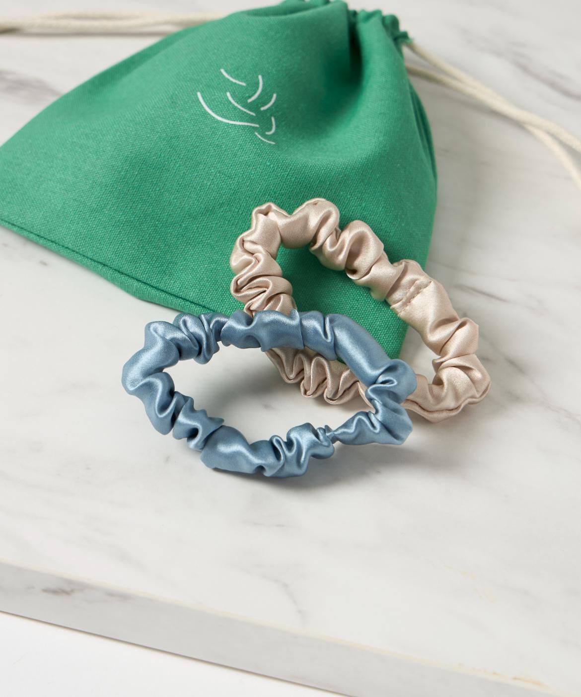 INED「《SUPERIOR CLOSET》シルク ミニシュシュ《TRESSE》」|ヘアゴム・シュシュ|シルバー