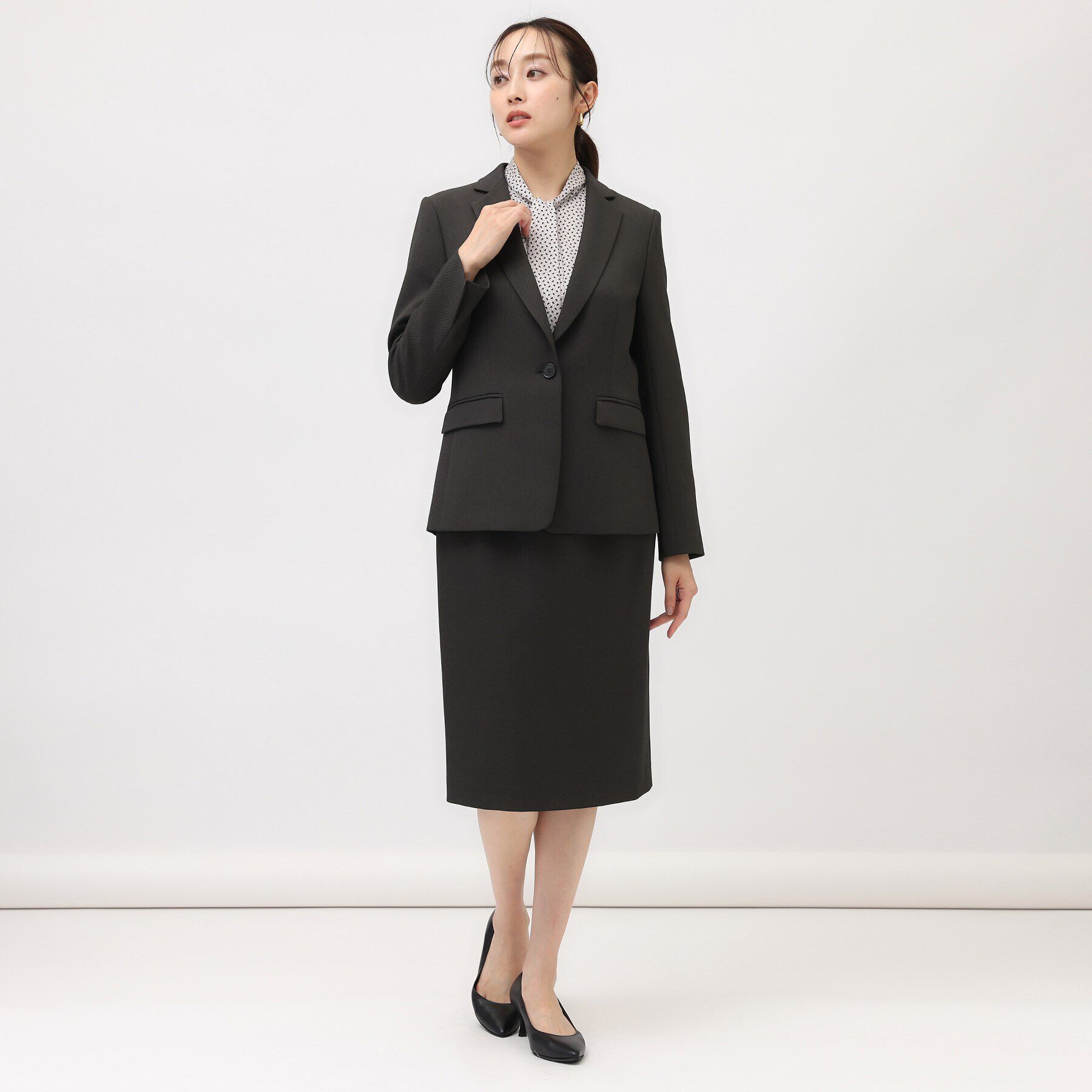 UNTITLED「【通勤スーツ/入卒/セレモニー】ウーステッドカルゼ カラーレスジャケット」|ノーカラージャケット|