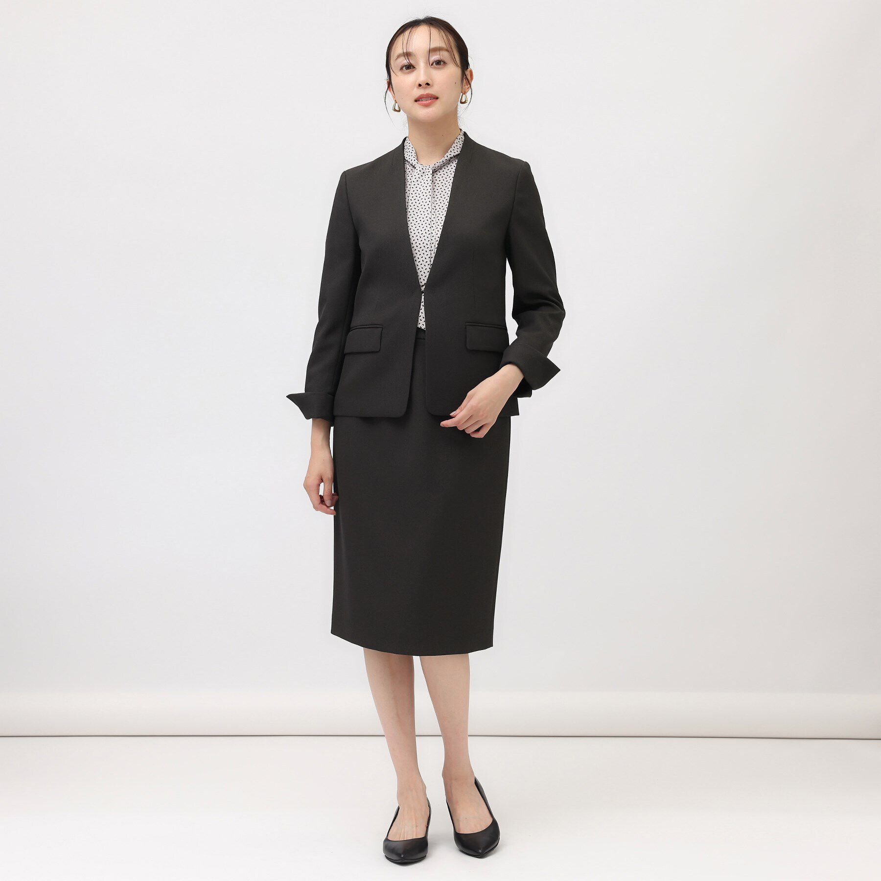 UNTITLED「【通勤スーツ/入卒/セレモニー】ウーステッドカルゼ カラーレスジャケット」|ノーカラージャケット|