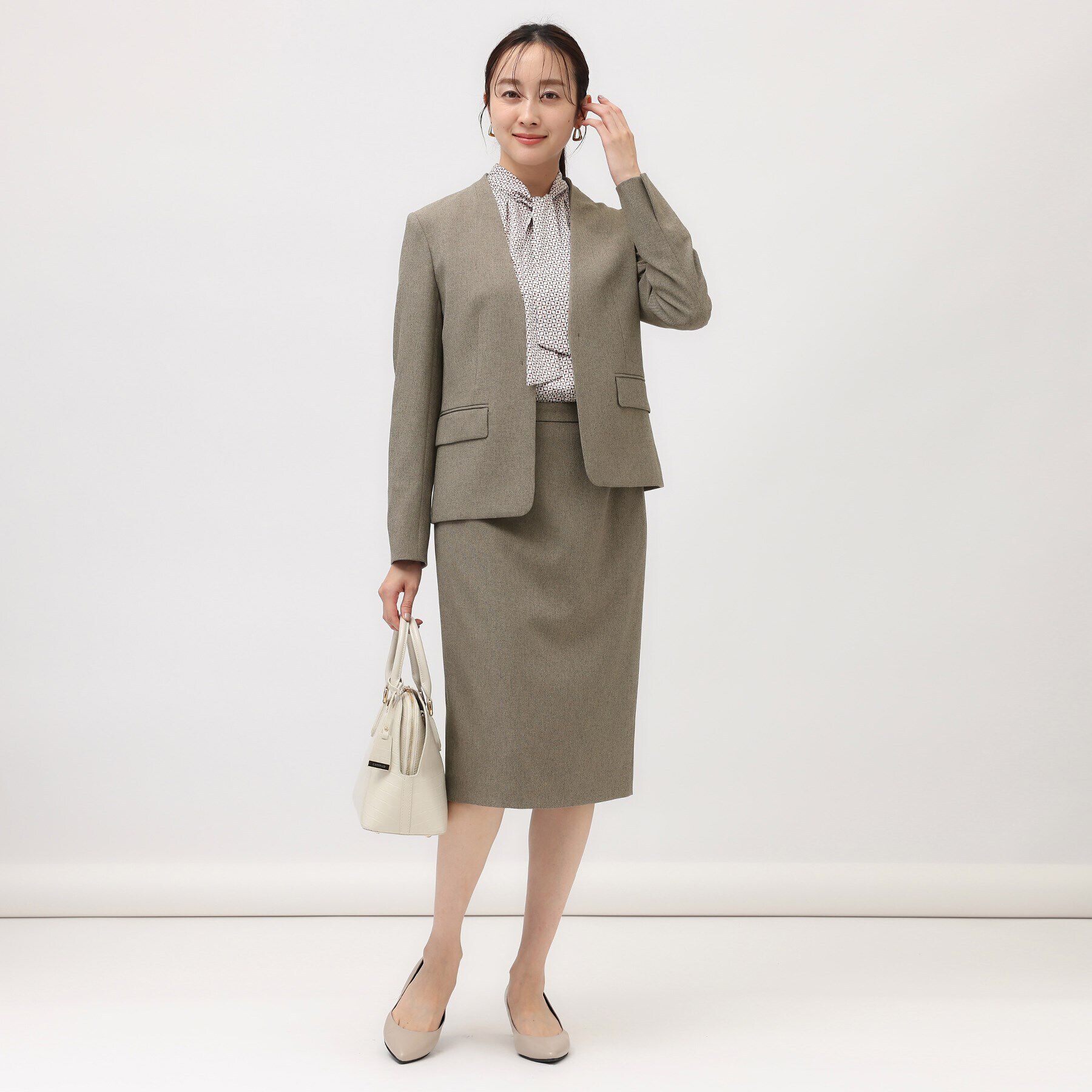 UNTITLED「【通勤スーツ/入卒/セレモニー】ウーステッドカルゼ カラーレスジャケット」|ノーカラージャケット|