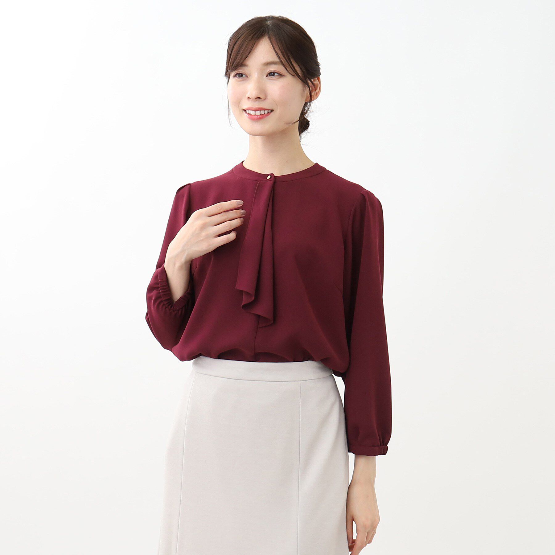 Reflect「【WEB限定カラーあり／接触冷感／マシンウォッシュ】ボータイ風デザインブラウス」|シャツ・ブラウス|ボルドー(064)