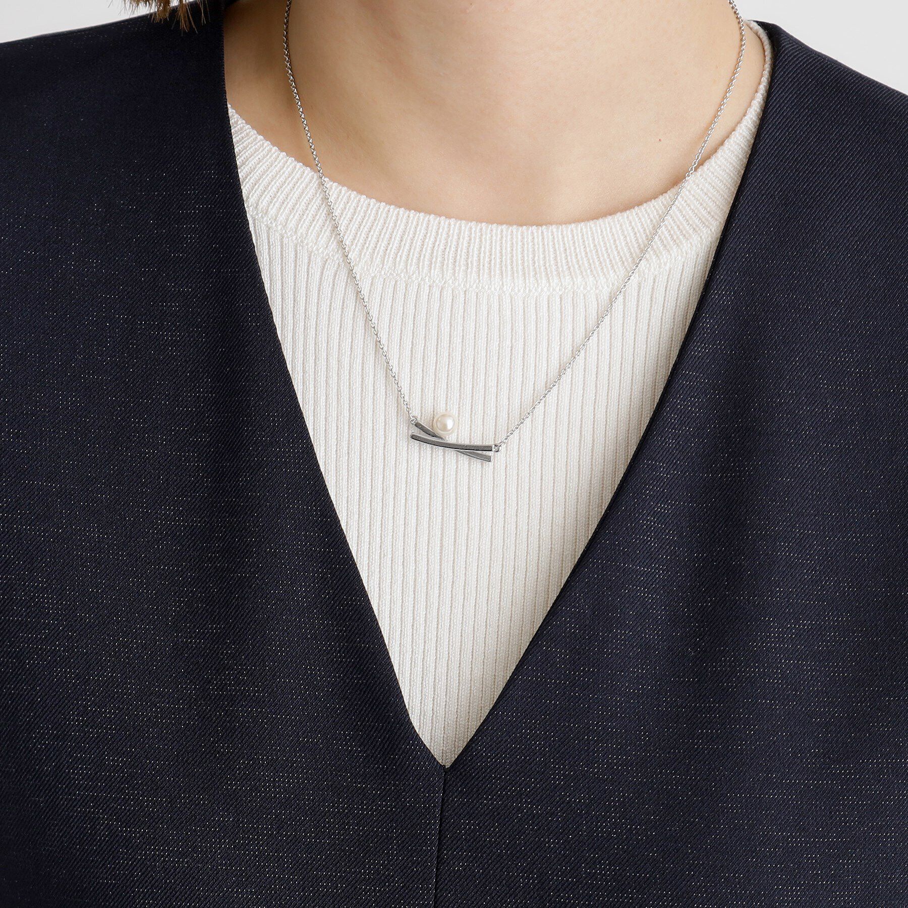 grove「クロスメタルパール調ショートネックレス【入卒対応可】」|ネックレス|