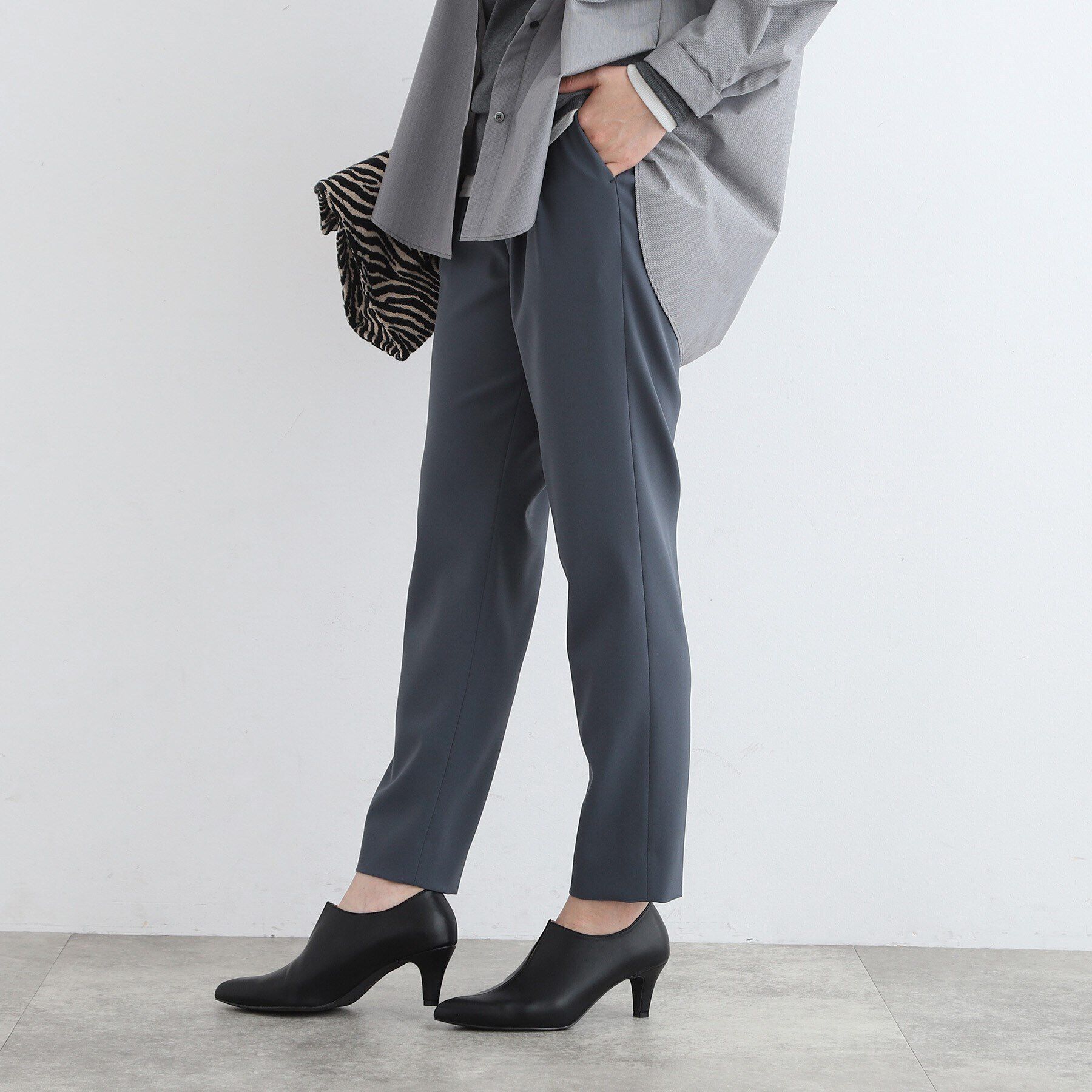 INDIVI「【褒められパンツ／高ストレッチ／ウエストゴム】タックテーパードパンツ」|その他|