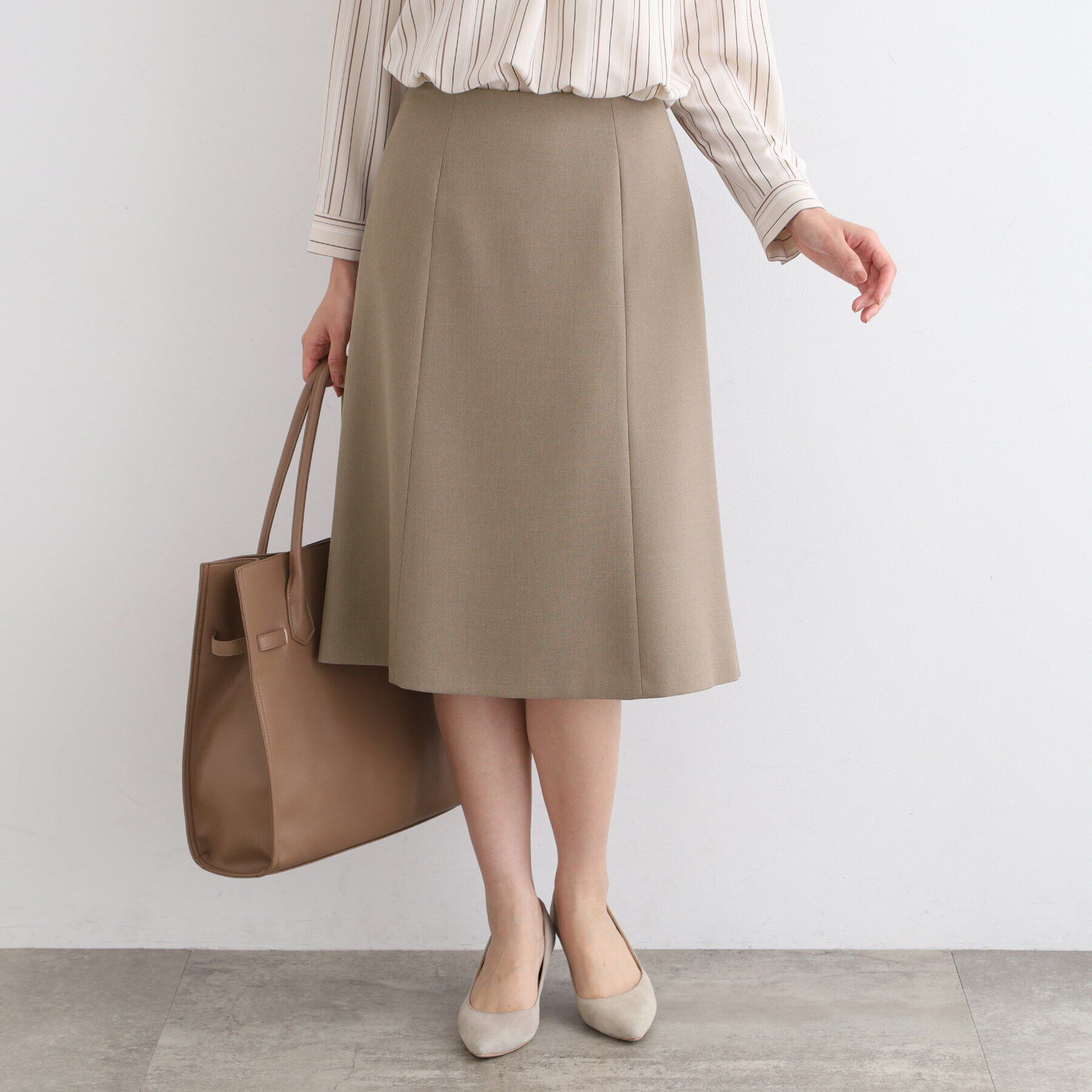 INDIVI「【洗える／UVケア／定番スーツ】ウール調セミフレアスカート」|スーツ|ベージュ(052)