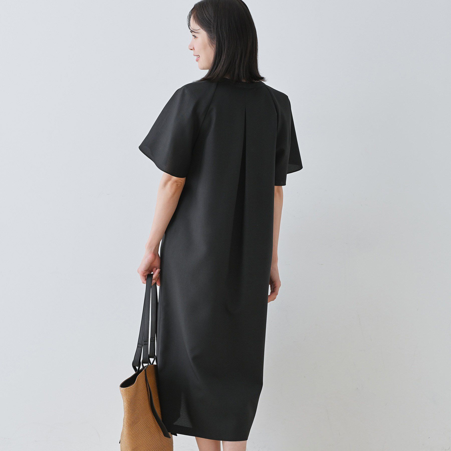 INDIVI「【しわになりにくい】麻調ストレートラインワンピース」|ワンピース|