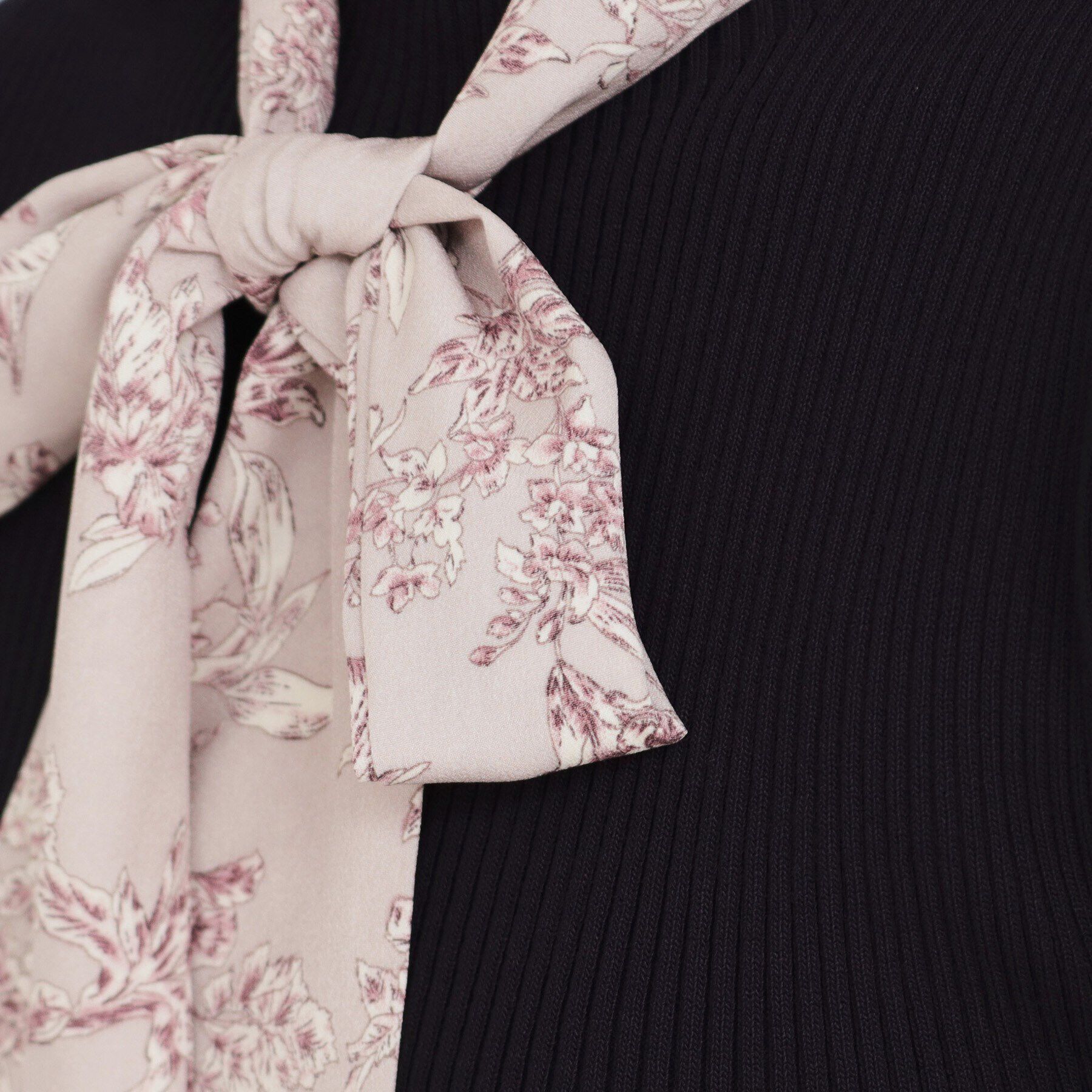 index「《美人百花掲載》スカーフ付きフレンチリブニット【洗濯機可】」|ニット・セーター|