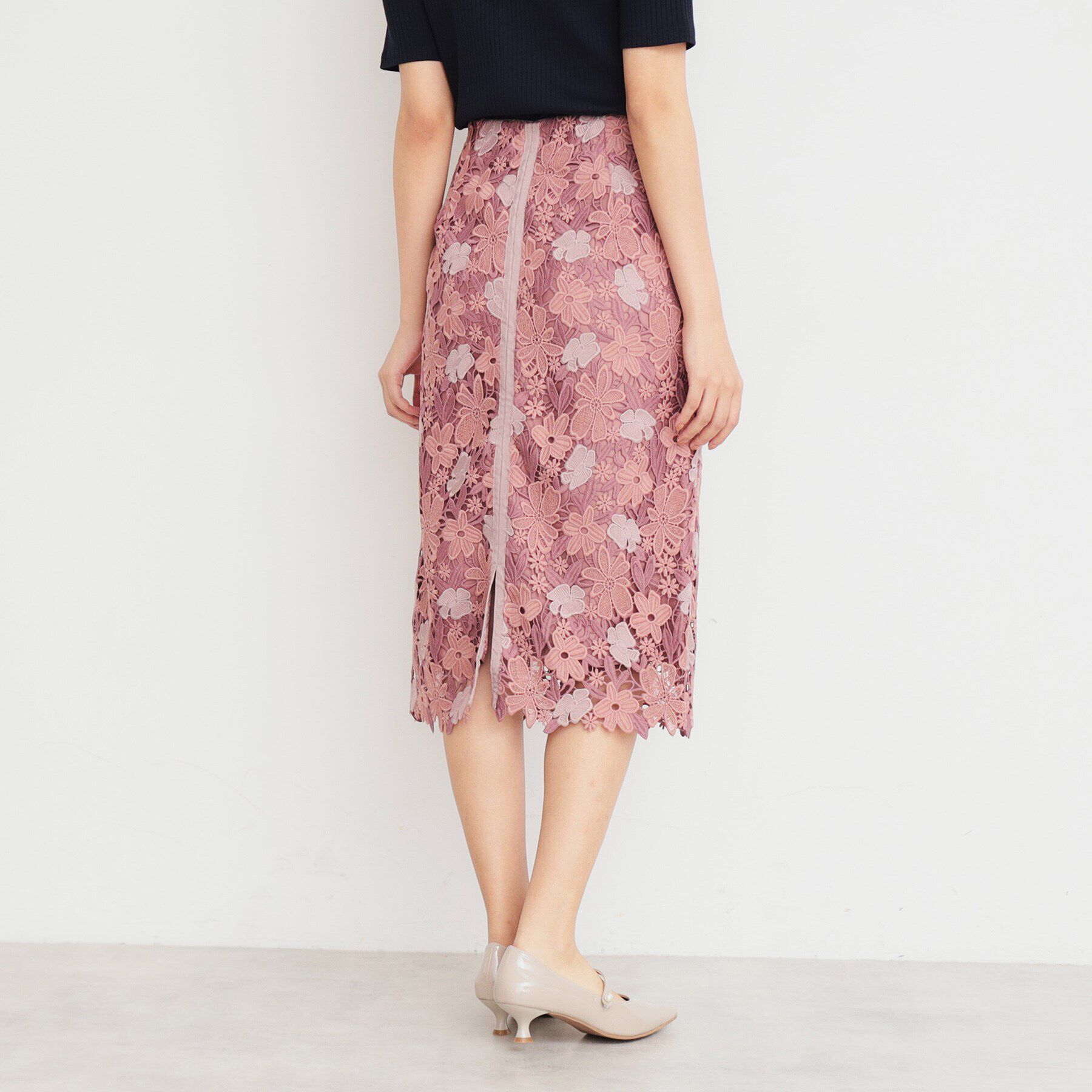 index「フラワーレースタイトスカート【洗濯機洗い可】」|スカート|