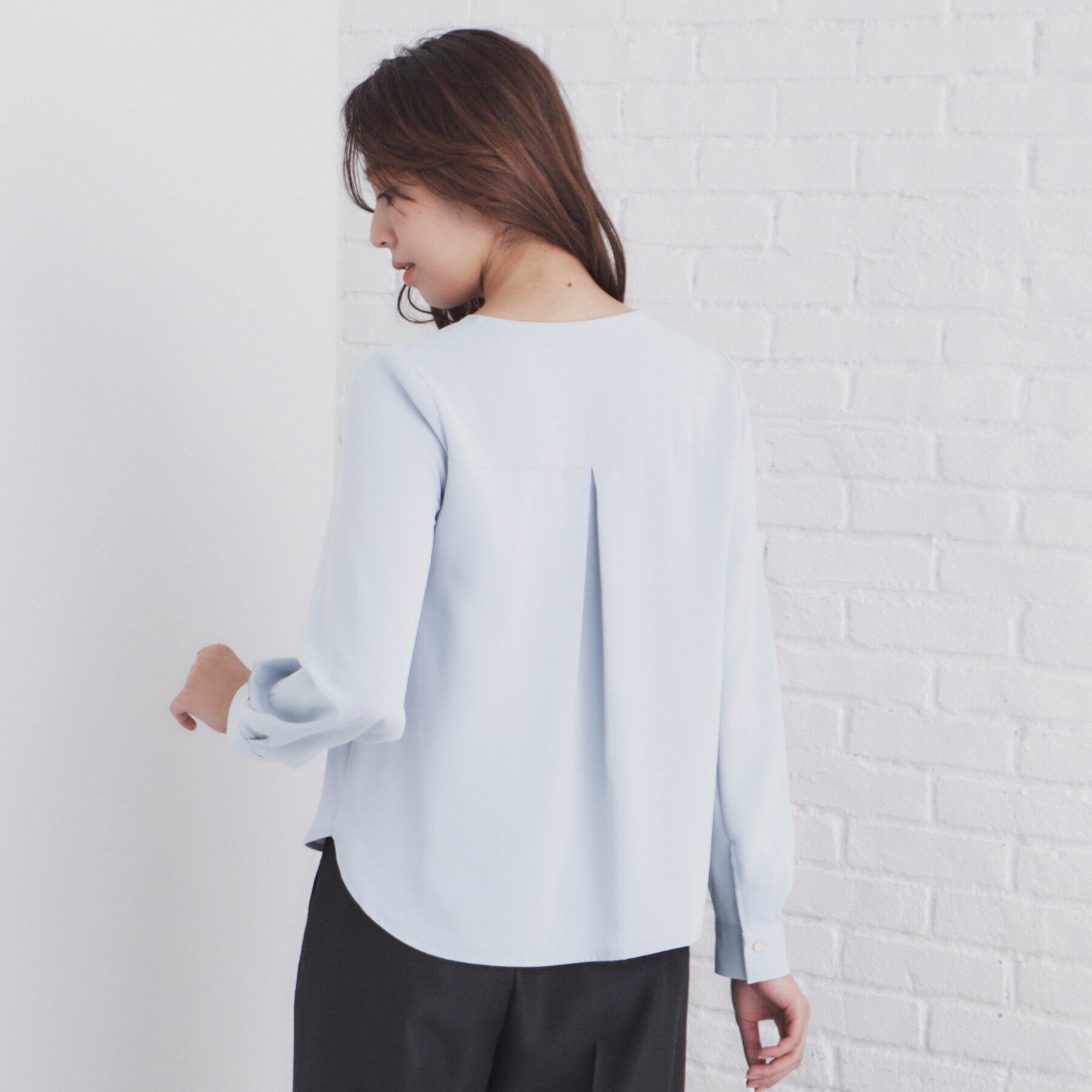 index「アシメフリルクルーネックブラウス【洗濯機洗い可/イージーアイロン/ストレッチ】」|シャツ・ブラウス|