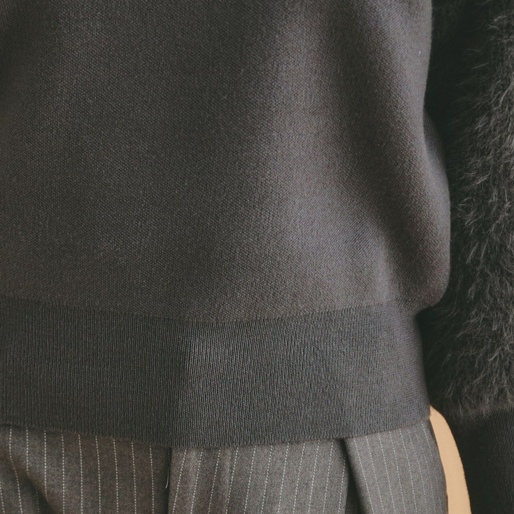 index「《美人百花掲載》フェザースリーブハイネックニット【洗濯機洗い可】」|ニット・セーター|