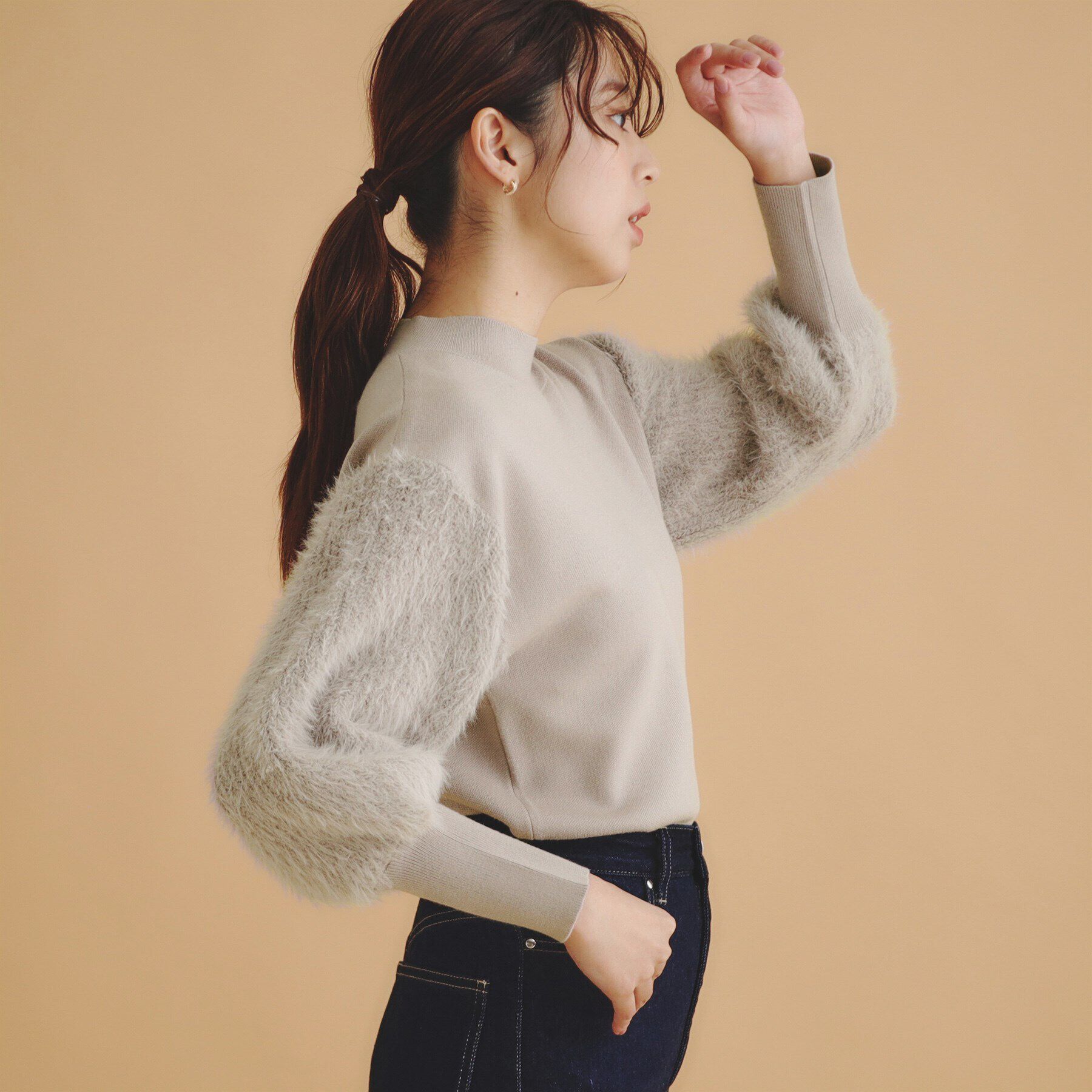 index「《美人百花掲載》フェザースリーブハイネックニット【洗濯機洗い可】」|ニット・セーター|グレージュ(050)