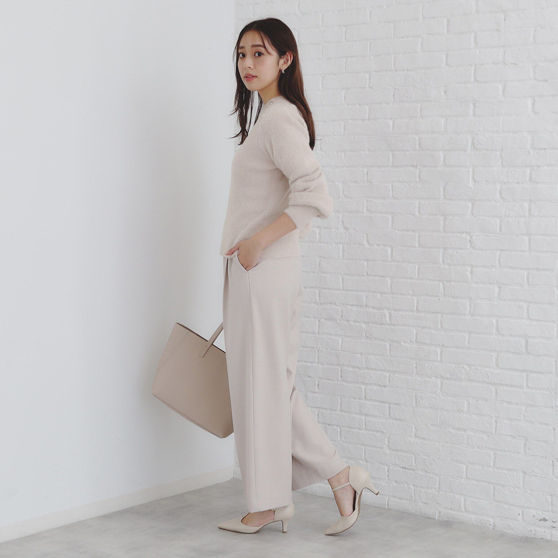 index「ゴールドボタンパフスリーブラメフェザーニット【洗濯機洗い可】」|ニット・セーター|