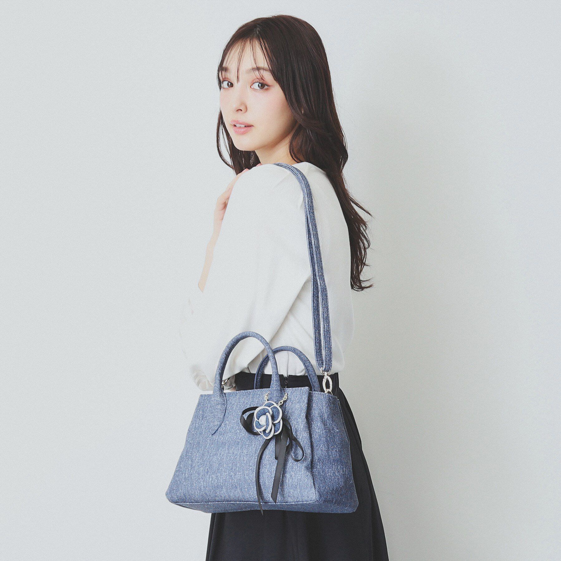 index「【2WAY】フラワーチャーム付きショルダー取外し可バッグ」|ショルダー・メッセンジャー|ブルー(092)