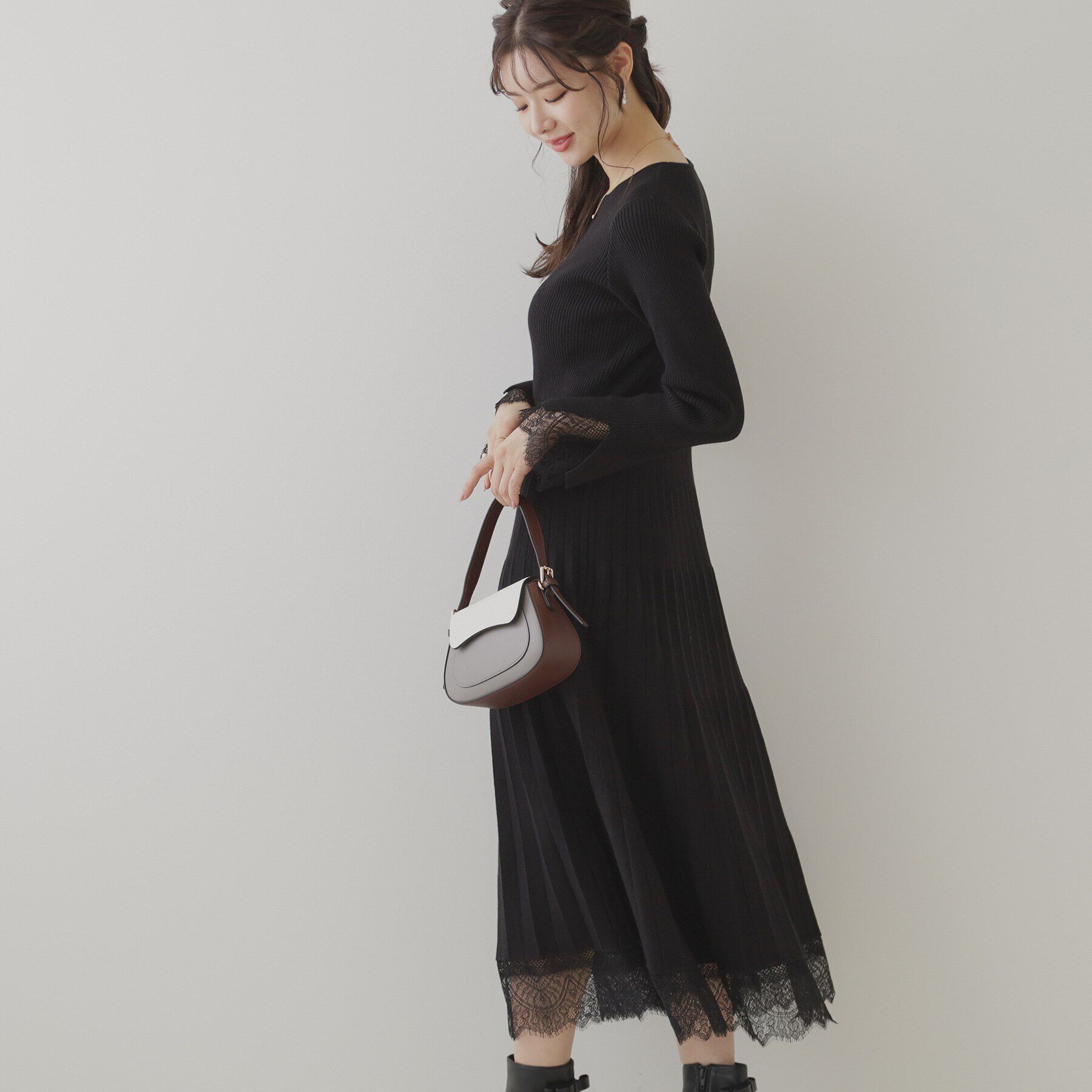 Couture broach「【優雅なレディワンピース】袖裾レースデザインニットワンピース」|ワンピース|