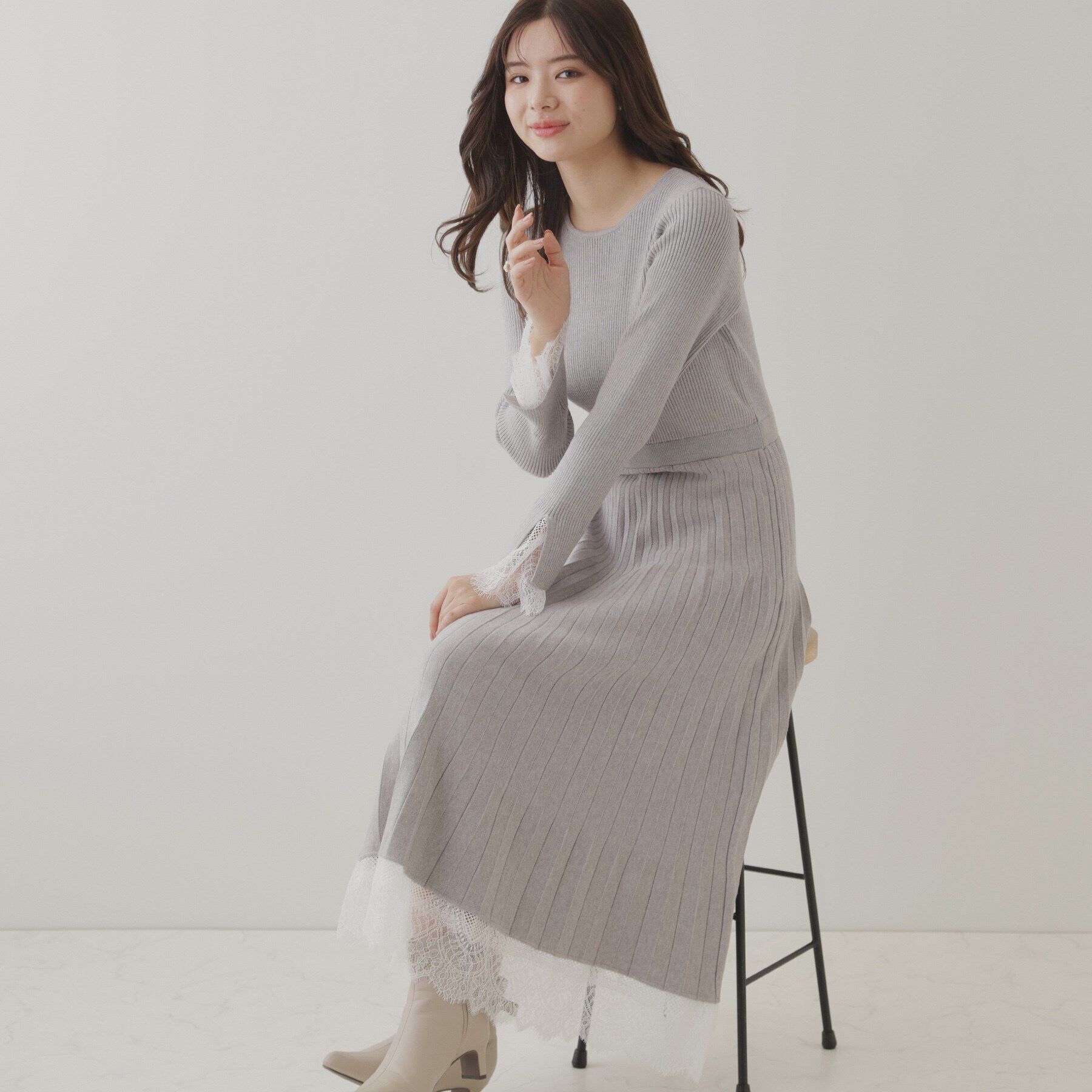 Couture broach「【優雅なレディワンピース】袖裾レースデザインニットワンピース」|ワンピース|