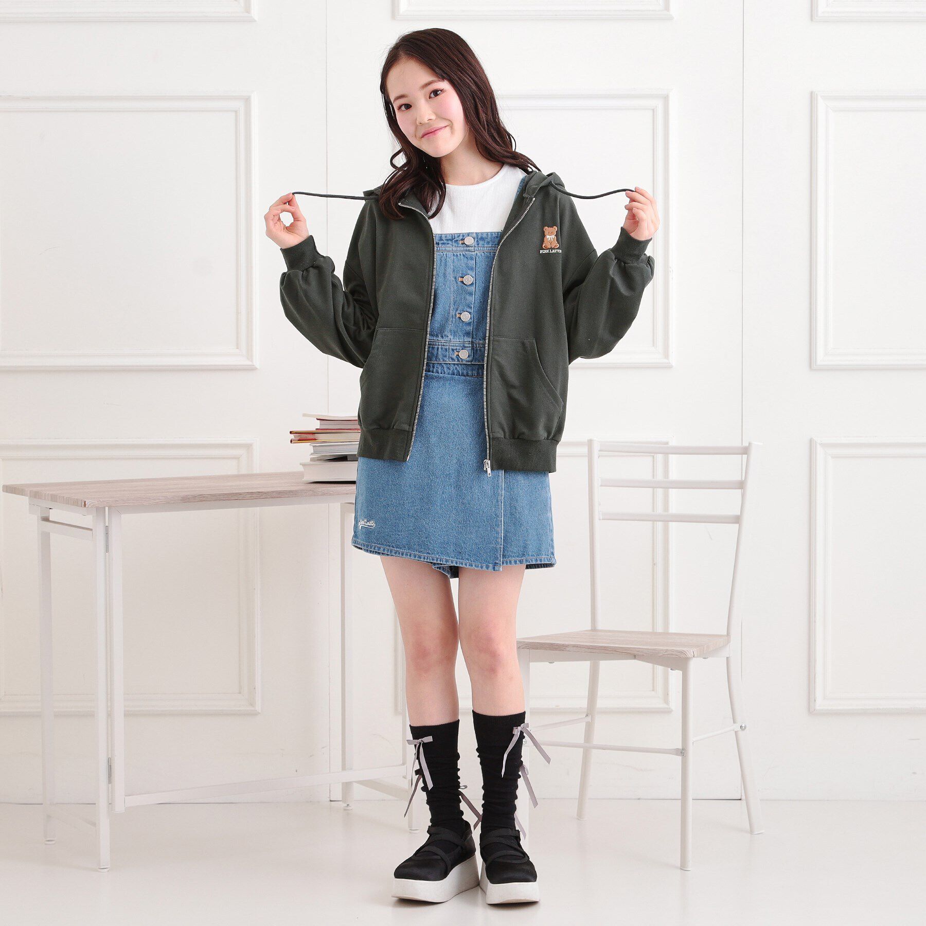 PINK-latte「ミニ裏クマ刺繍ジップパーカ」|パーカー|