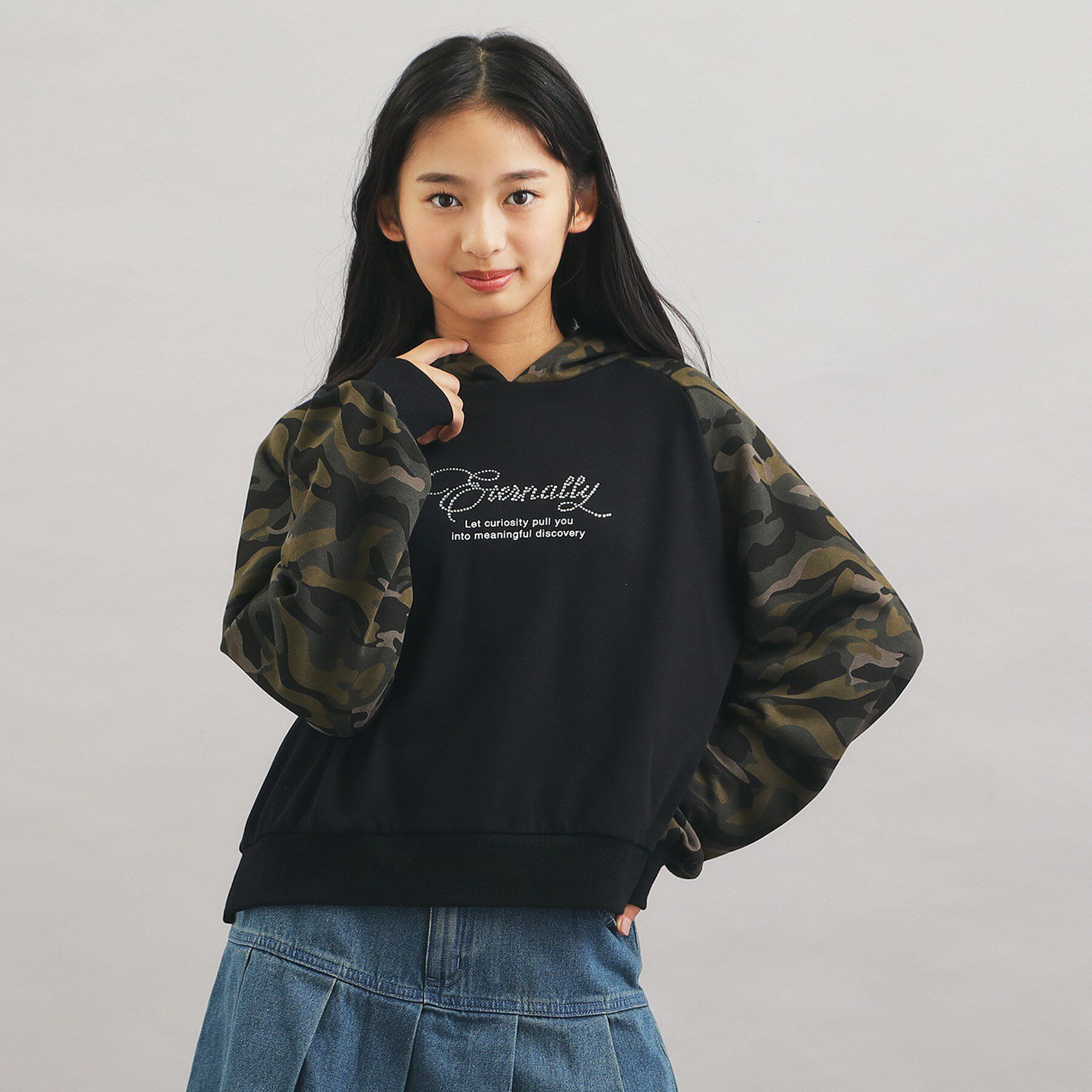 PINK-latte「ラグランラインストーンパーカ」|パーカー|カーキ(527)