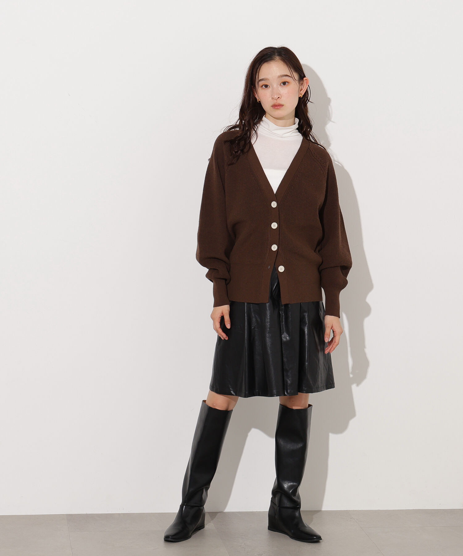  「Vネックフォルムカーディガン」|ニット・セーター|