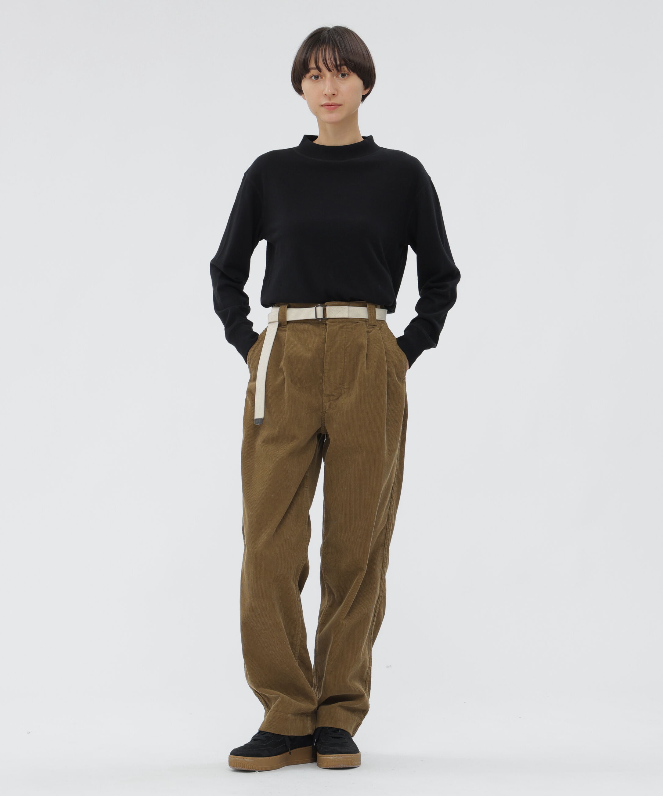 MHL.「DRY COTTON NEEDLECORD TROUSERS」|その他|KHAKI