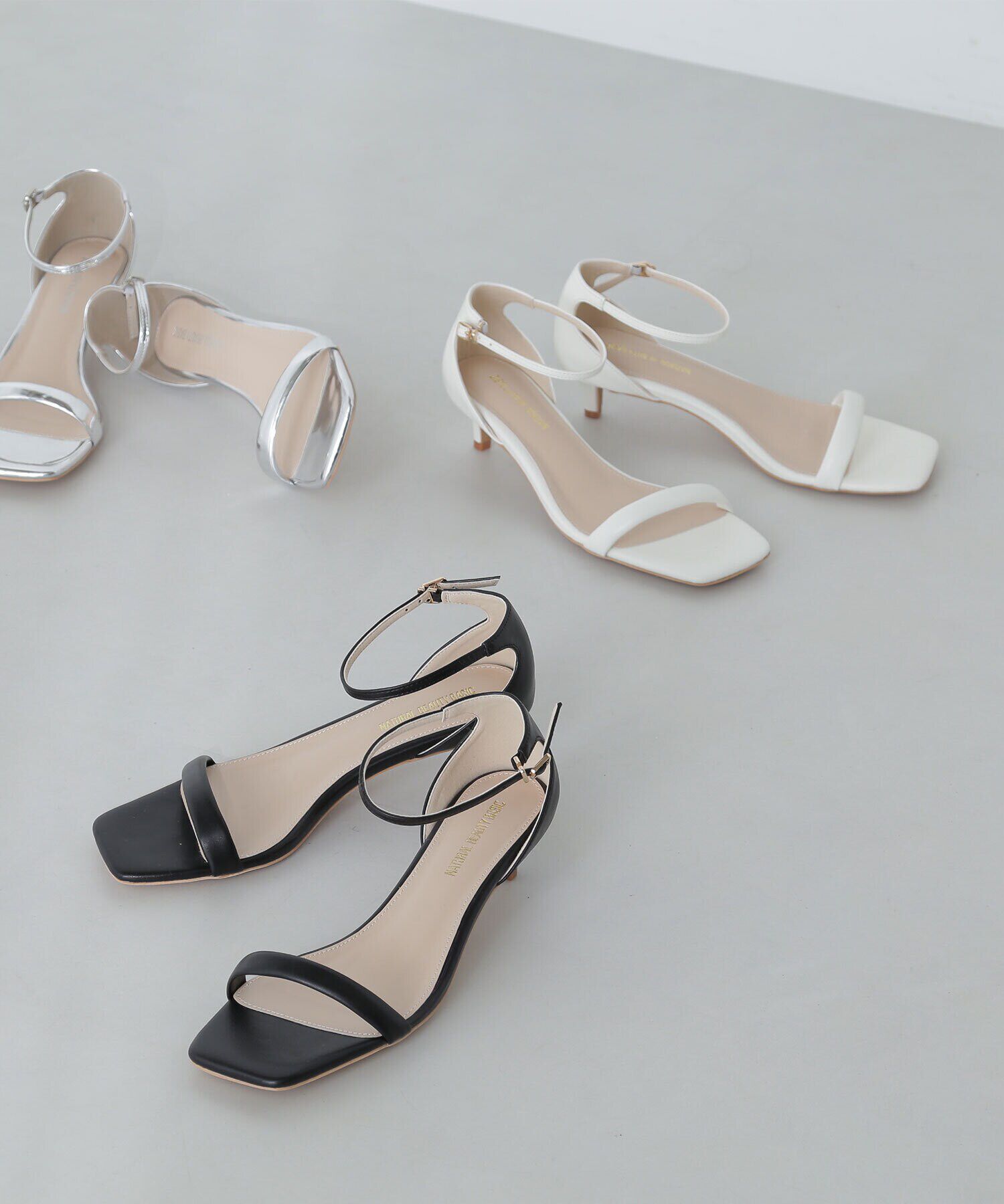  「ナローパフストラップサンダル」|その他|クロ