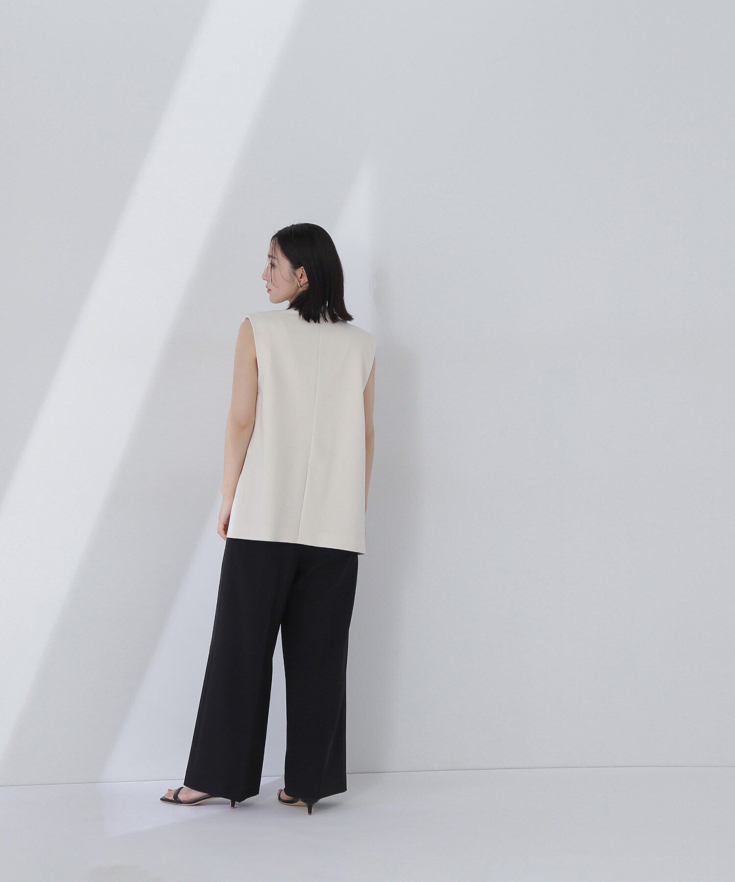  「ノーカラーミニマルジレ」|ブルゾン・スタジャン|