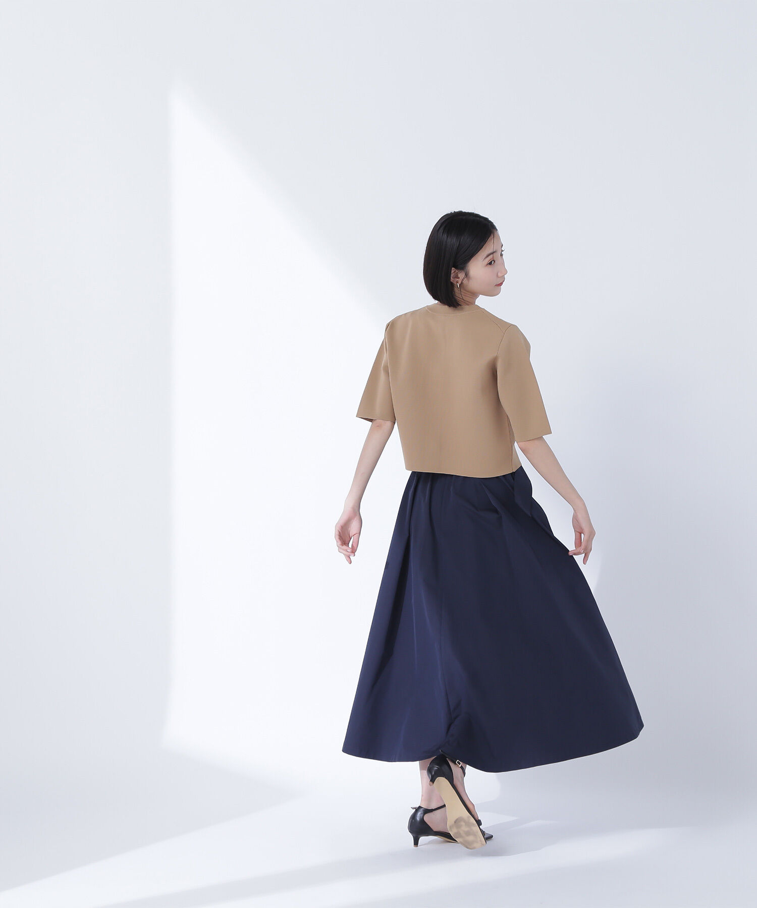  「エンブレムボタンニットジャケット半袖」|ニット・セーター|