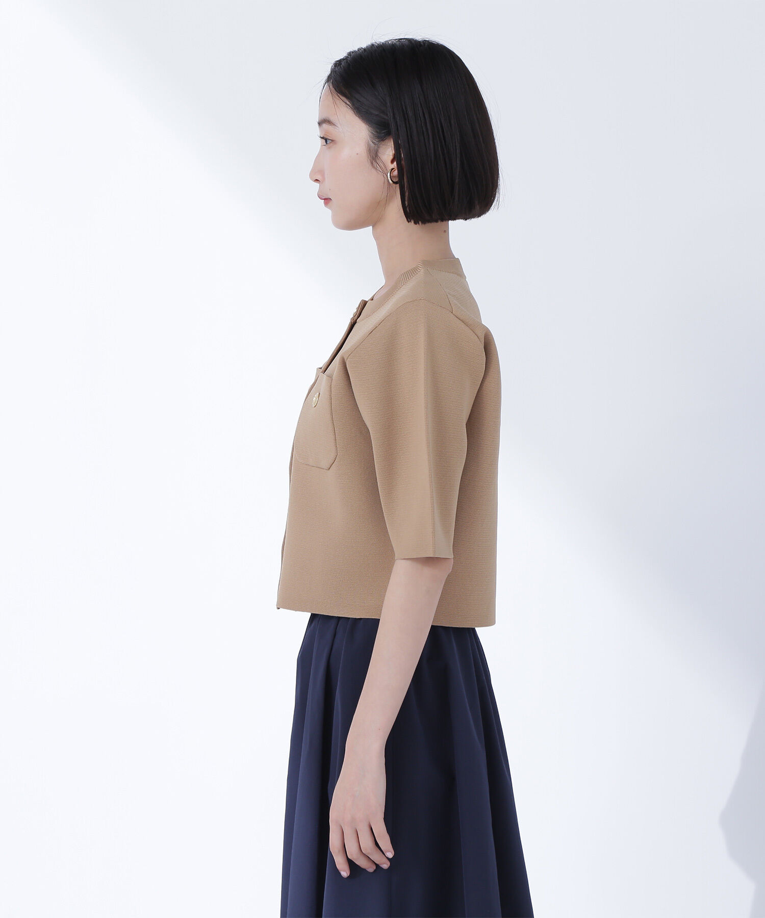  「エンブレムボタンニットジャケット半袖」|ニット・セーター|