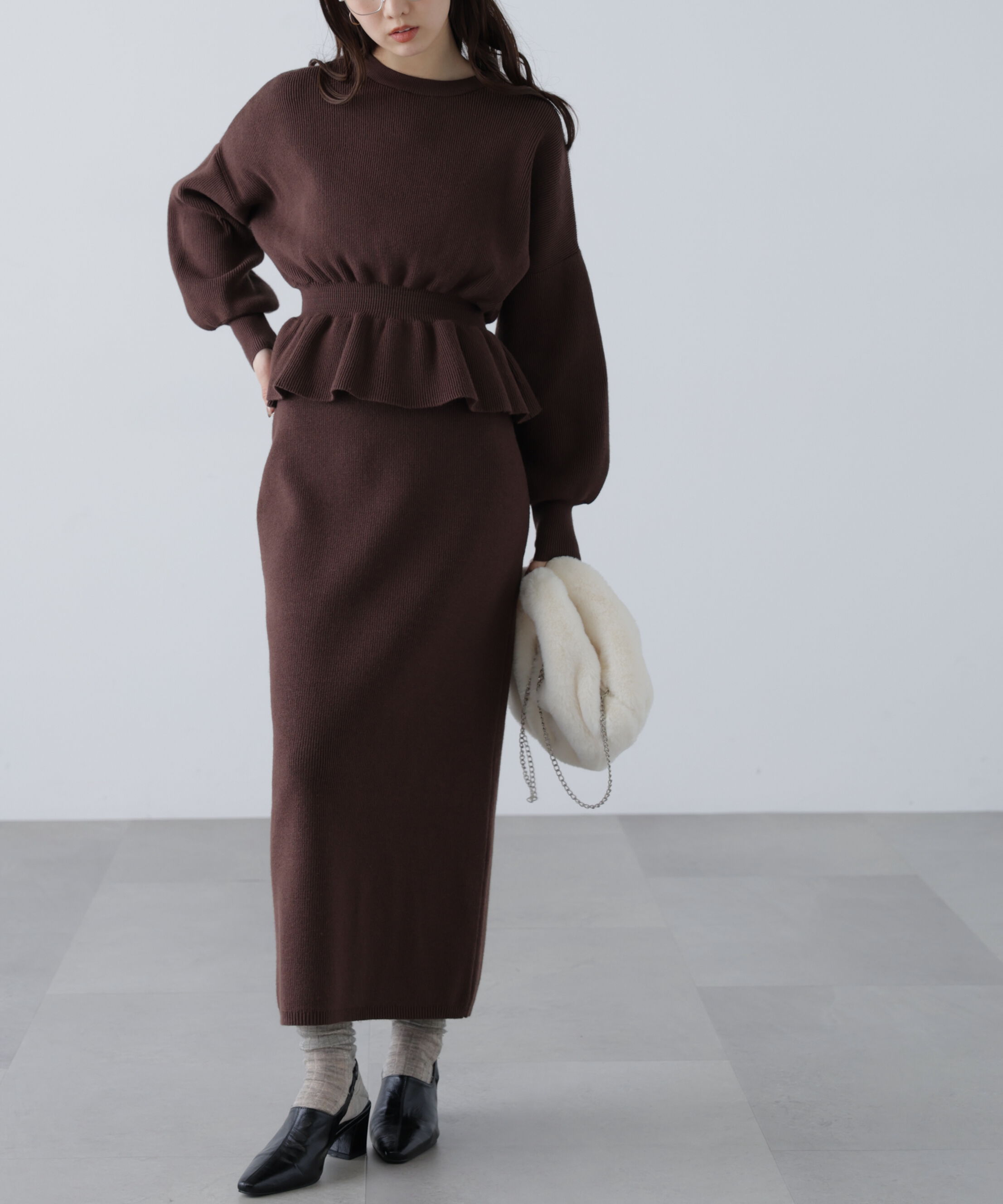  「ペプラムニットセットアップ」|ワンピース|ブラウン